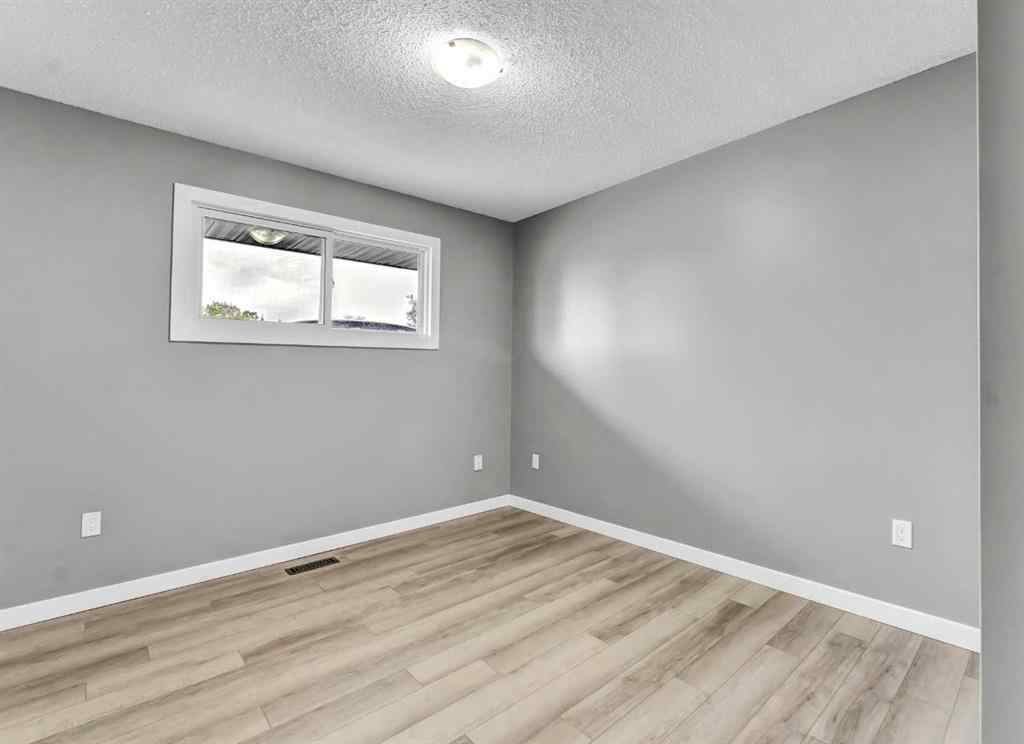 MLS® A2263108 - 9 Rossmere Way SE in Ross Glen Medicine Hat, Residential