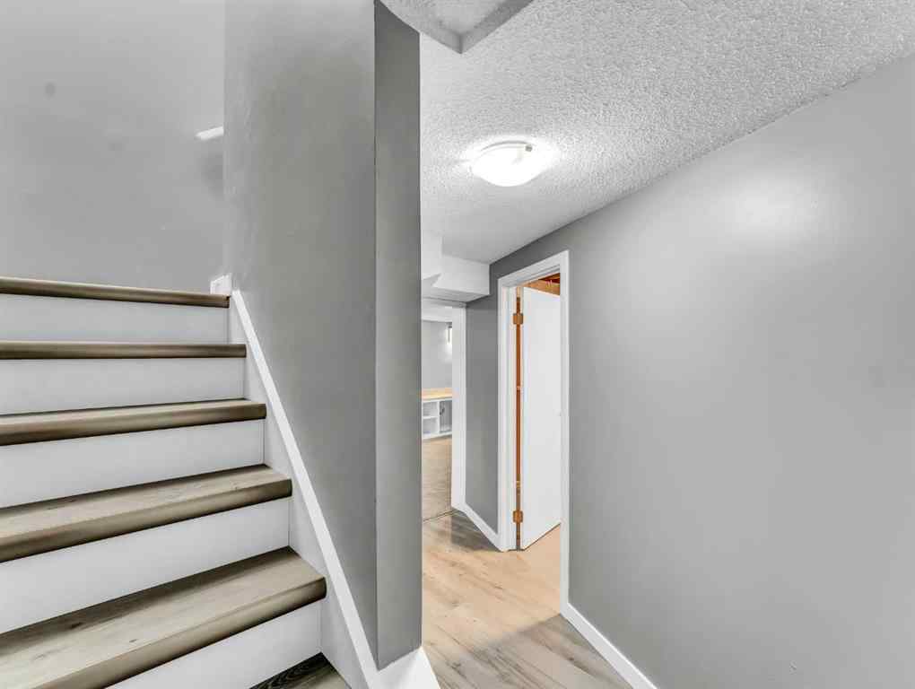 MLS® A2263108 - 9 Rossmere Way SE in Ross Glen Medicine Hat, Residential