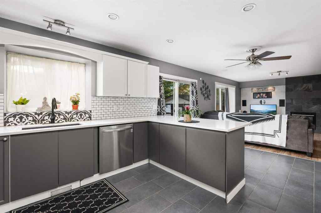 MLS® A2263117 - 2034 Luxstone Boulevard SW in Luxstone Airdrie, Residential