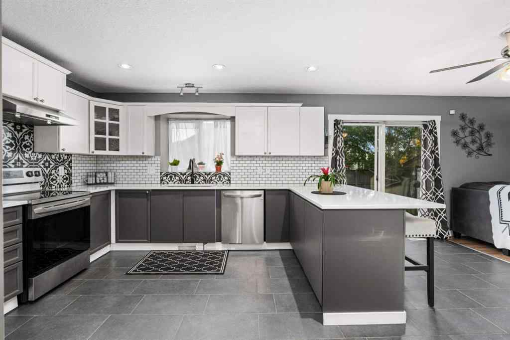 MLS® A2263117 - 2034 Luxstone Boulevard SW in Luxstone Airdrie, Residential