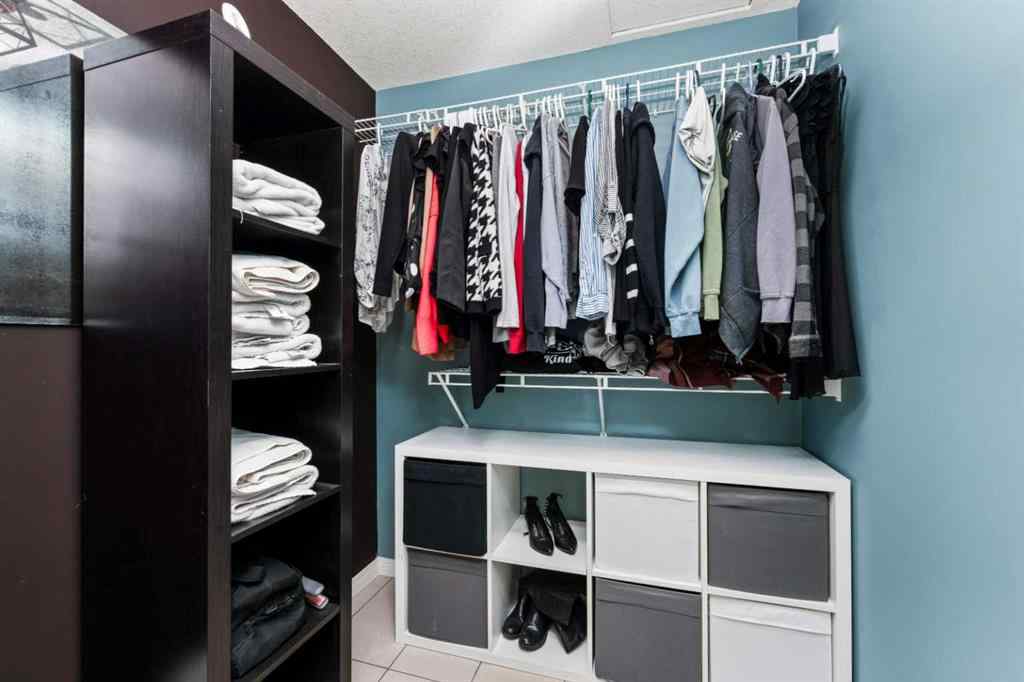 MLS® A2263117 - 2034 Luxstone Boulevard SW in Luxstone Airdrie, Residential