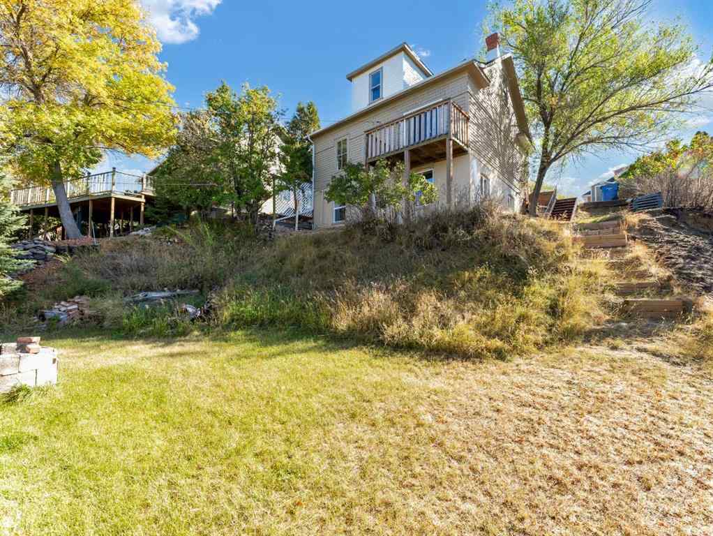 MLS® A2263120 - 332 5 Street SE in SE Hill Medicine Hat, Residential