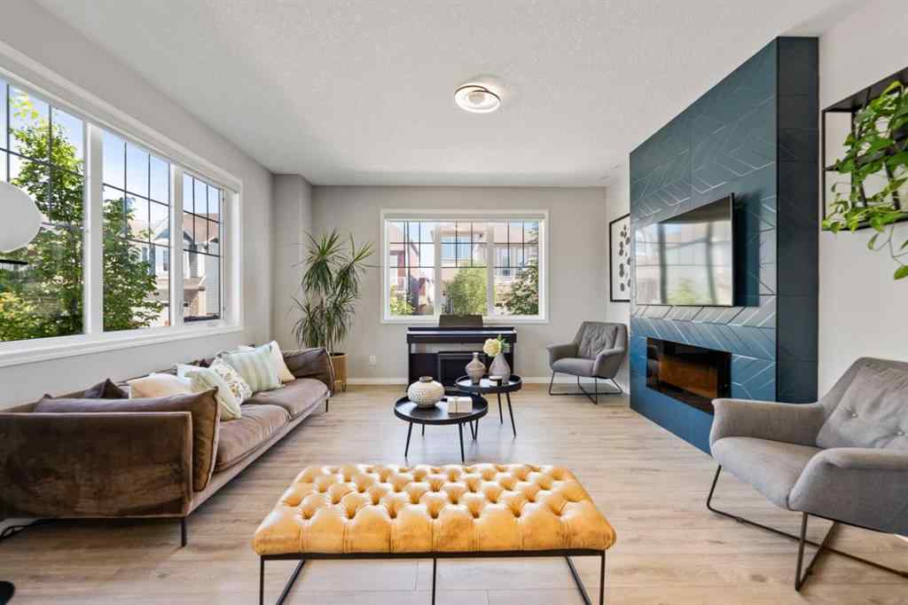 MLS® A2263123 - 19 Yorkville Gate SW in Yorkville Calgary, Residential