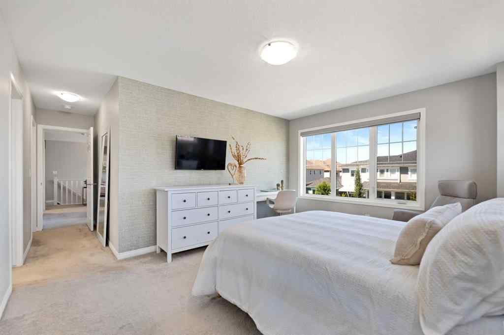 MLS® A2263123 - 19 Yorkville Gate SW in Yorkville Calgary, Residential