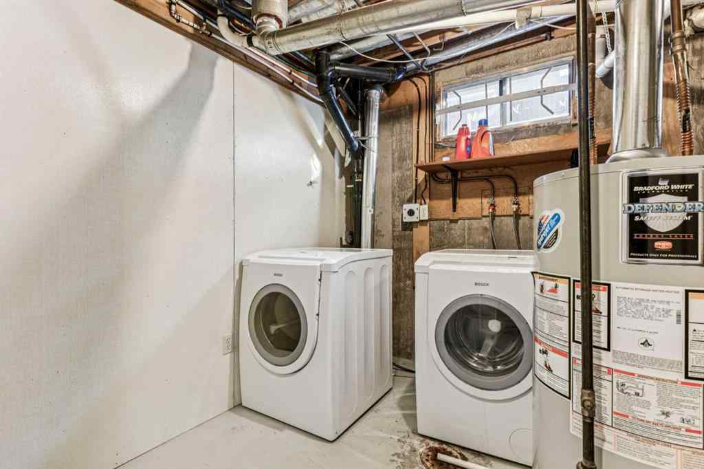 MLS® A2263125 - 1609 46 Street NW in Montgomery Calgary, Residential