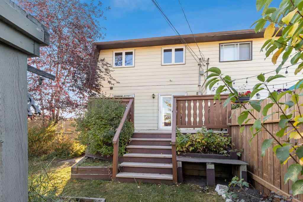 MLS® A2263125 - 1609 46 Street NW in Montgomery Calgary, Residential