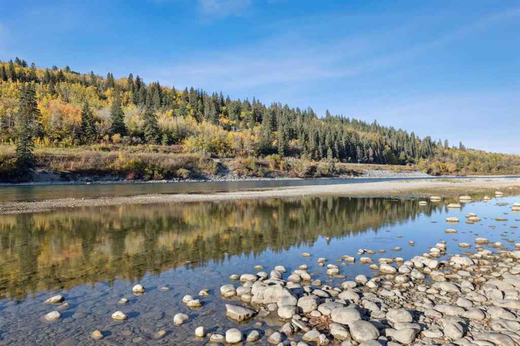 MLS® A2263125 - 1609 46 Street NW in Montgomery Calgary, Residential