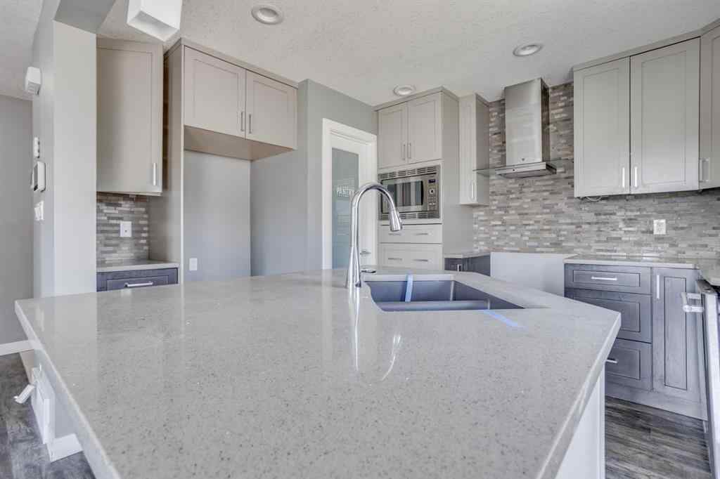 MLS® A2263129 - 189 Arsenault Crescent  in Abasand Fort McMurray, Residential