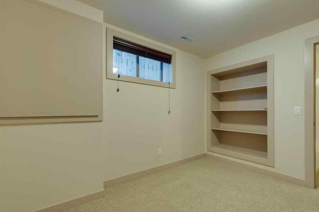 MLS® A2263133 - 2216 31 Street SW in Killarney/Glengarry Calgary, Residential