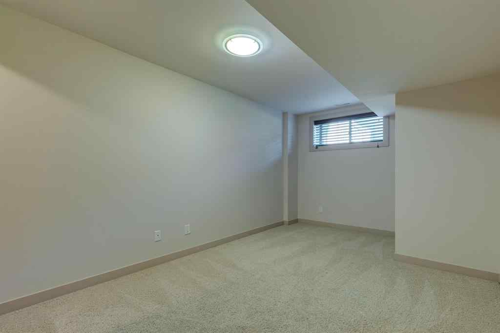 MLS® A2263133 - 2216 31 Street SW in Killarney/Glengarry Calgary, Residential