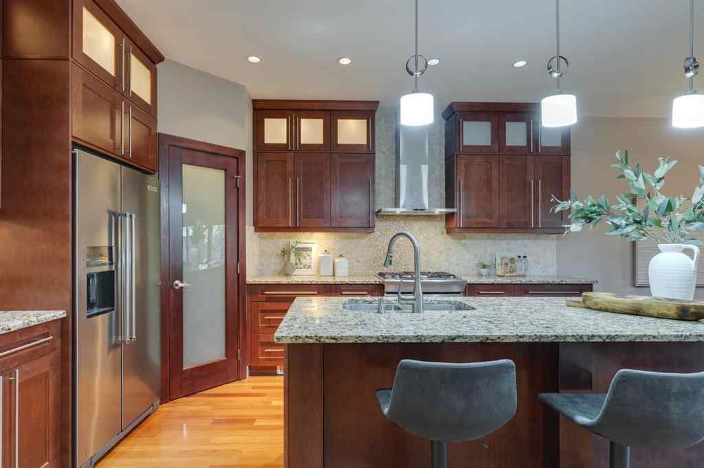 MLS® A2263133 - 2216 31 Street SW in Killarney/Glengarry Calgary, Residential