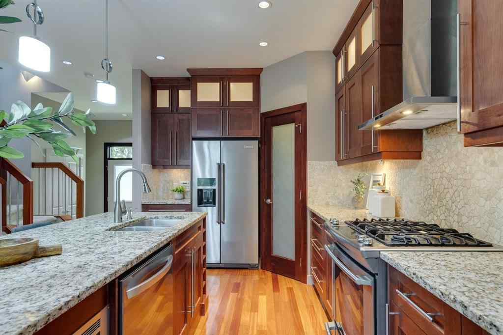 MLS® A2263133 - 2216 31 Street SW in Killarney/Glengarry Calgary, Residential