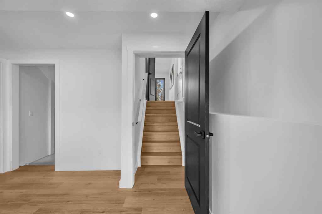 MLS® A2263134 - 5747 24 Avenue NE in Pineridge Calgary, Residential