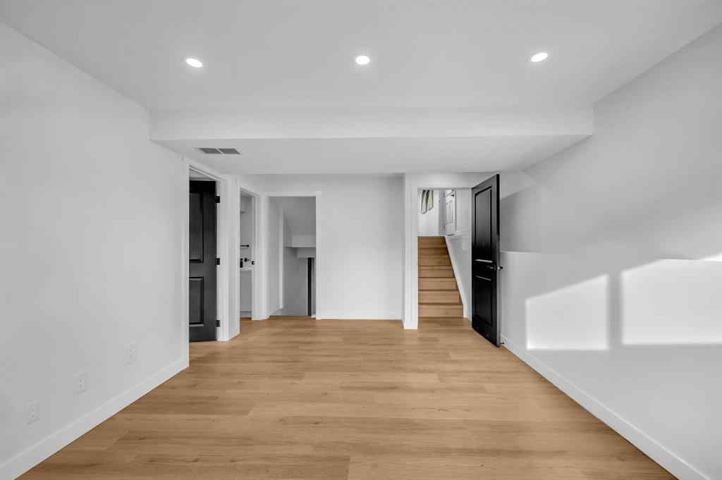 MLS® A2263134 - 5747 24 Avenue NE in Pineridge Calgary, Residential