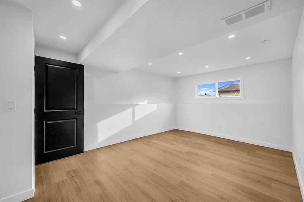 MLS® A2263134 - 5747 24 Avenue NE in Pineridge Calgary, Residential