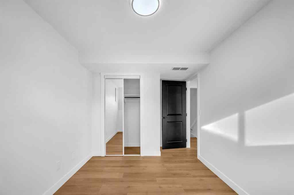 MLS® A2263134 - 5747 24 Avenue NE in Pineridge Calgary, Residential