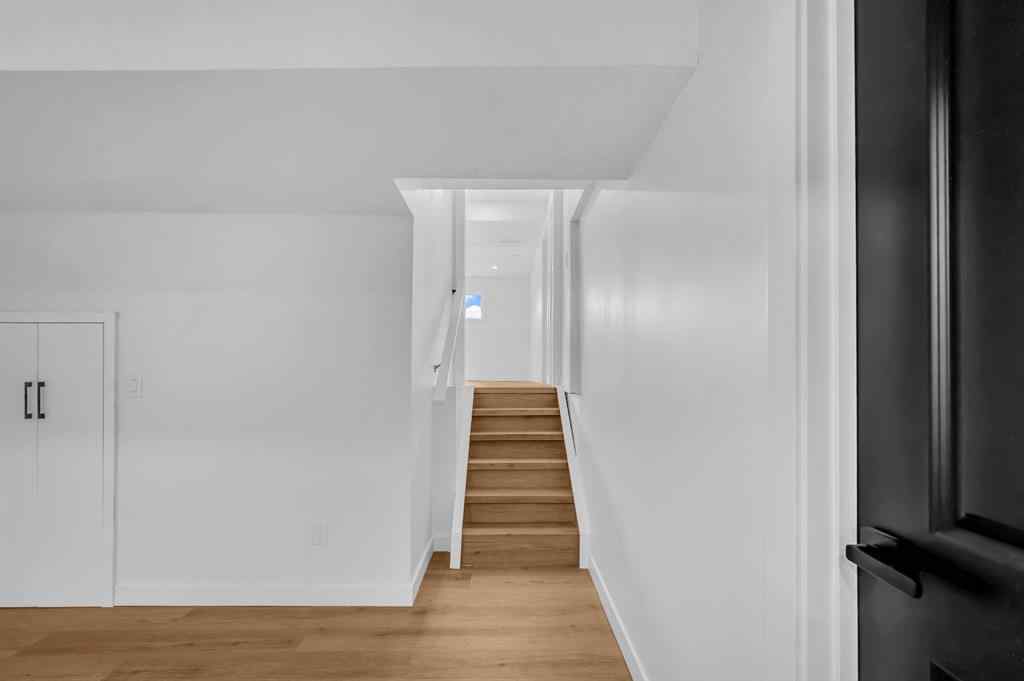 MLS® A2263134 - 5747 24 Avenue NE in Pineridge Calgary, Residential