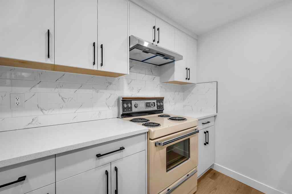 MLS® A2263134 - 5747 24 Avenue NE in Pineridge Calgary, Residential