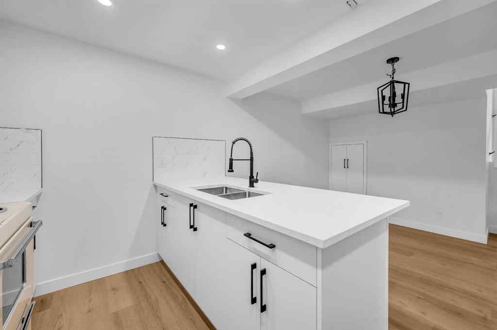 MLS® A2263134 - 5747 24 Avenue NE in Pineridge Calgary, Residential