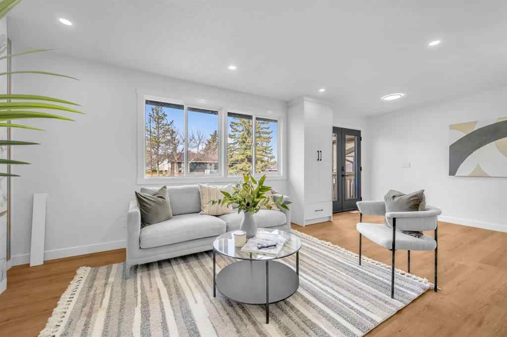 MLS® A2263134 - 5747 24 Avenue NE in Pineridge Calgary, Residential