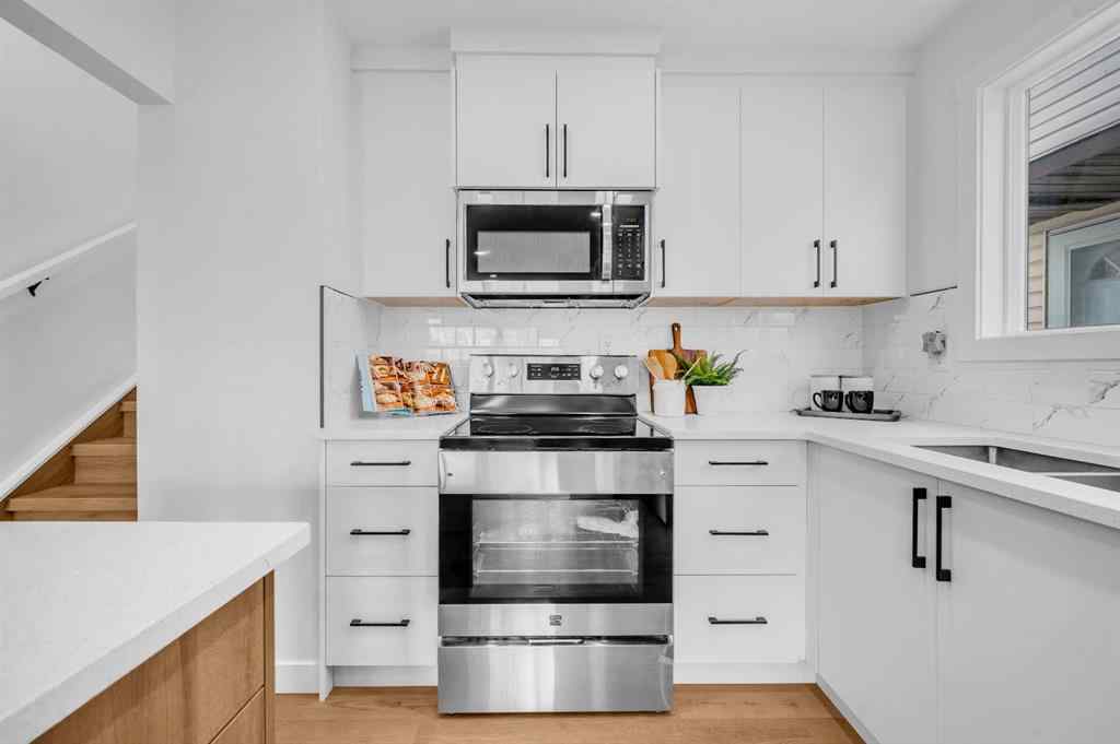 MLS® A2263134 - 5747 24 Avenue NE in Pineridge Calgary, Residential