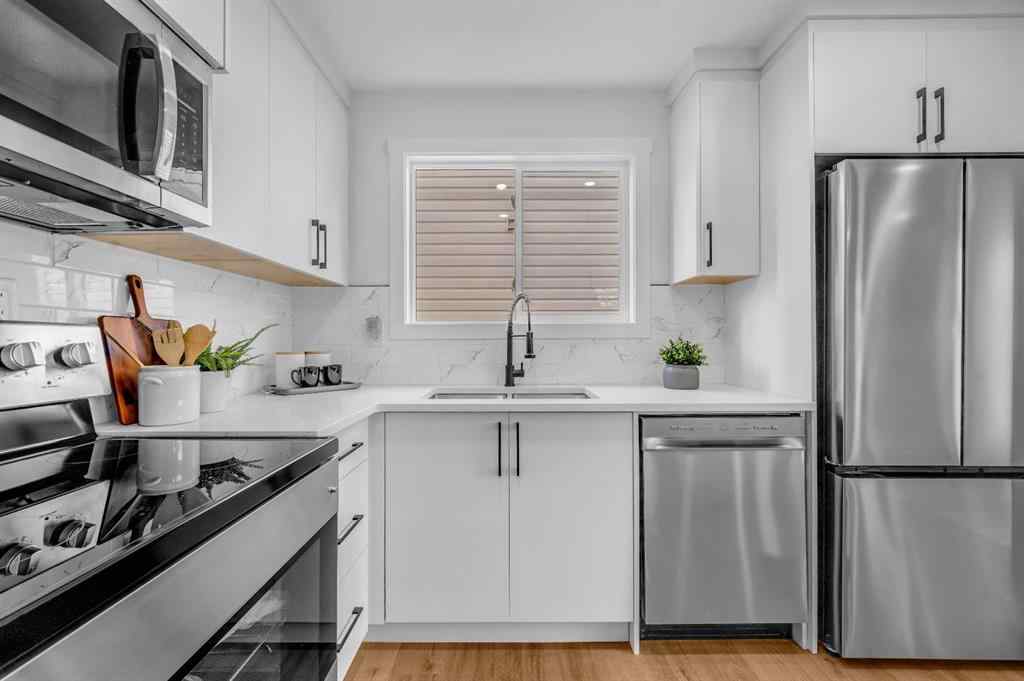 MLS® A2263134 - 5747 24 Avenue NE in Pineridge Calgary, Residential