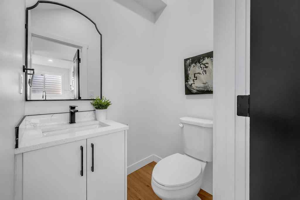 MLS® A2263134 - 5747 24 Avenue NE in Pineridge Calgary, Residential