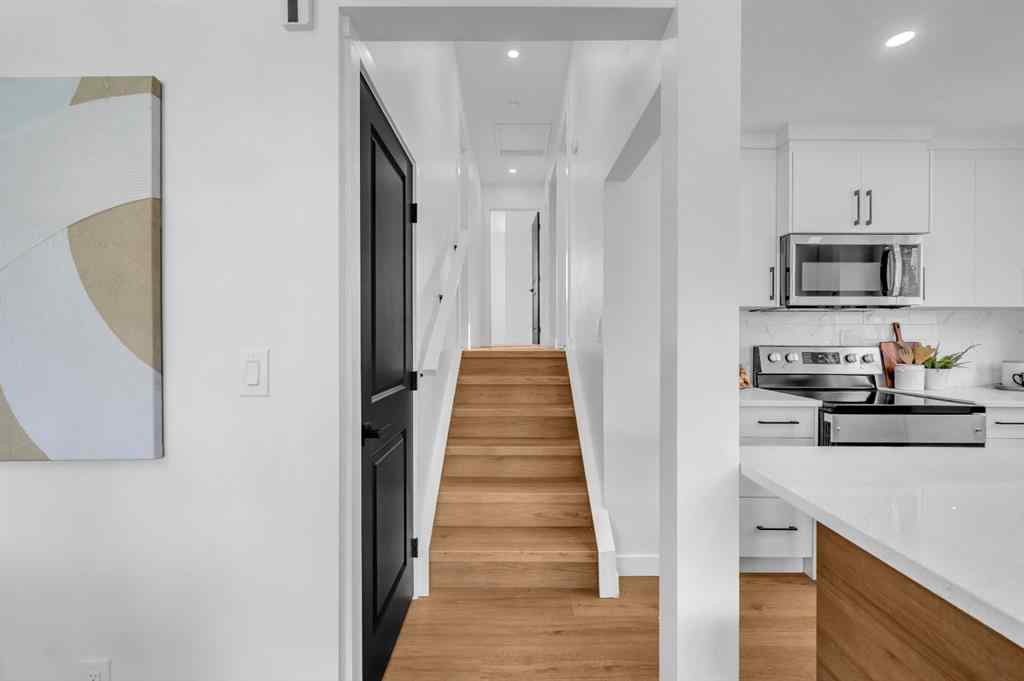 MLS® A2263134 - 5747 24 Avenue NE in Pineridge Calgary, Residential