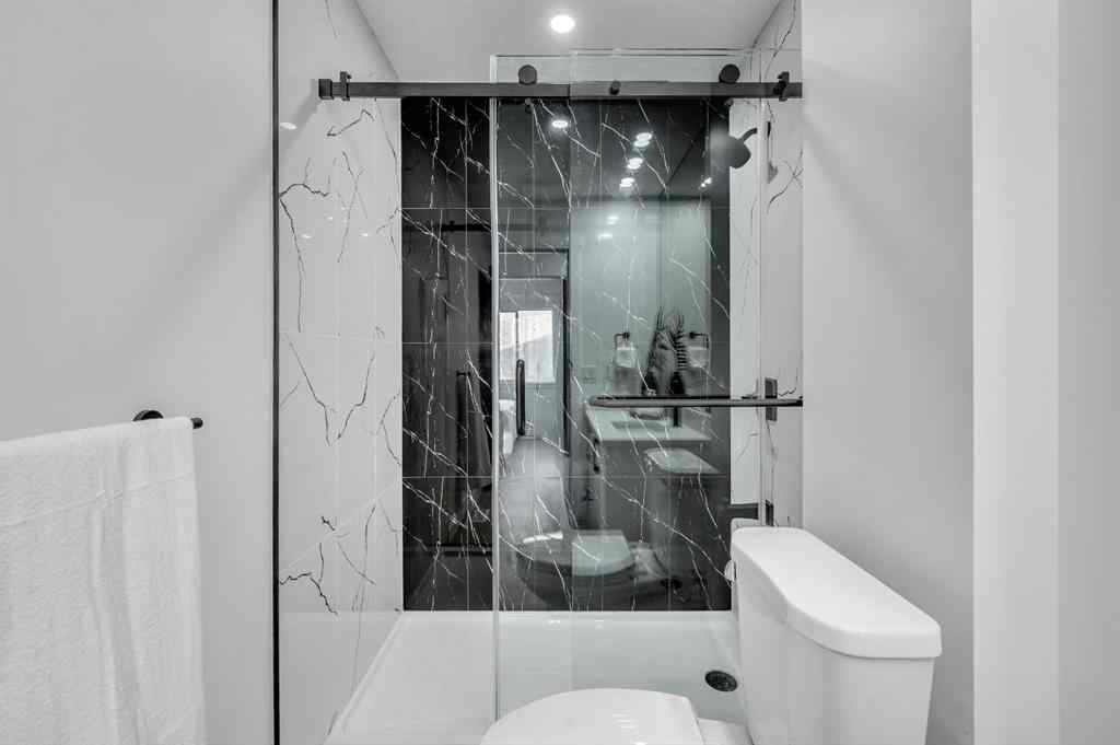 MLS® A2263134 - 5747 24 Avenue NE in Pineridge Calgary, Residential