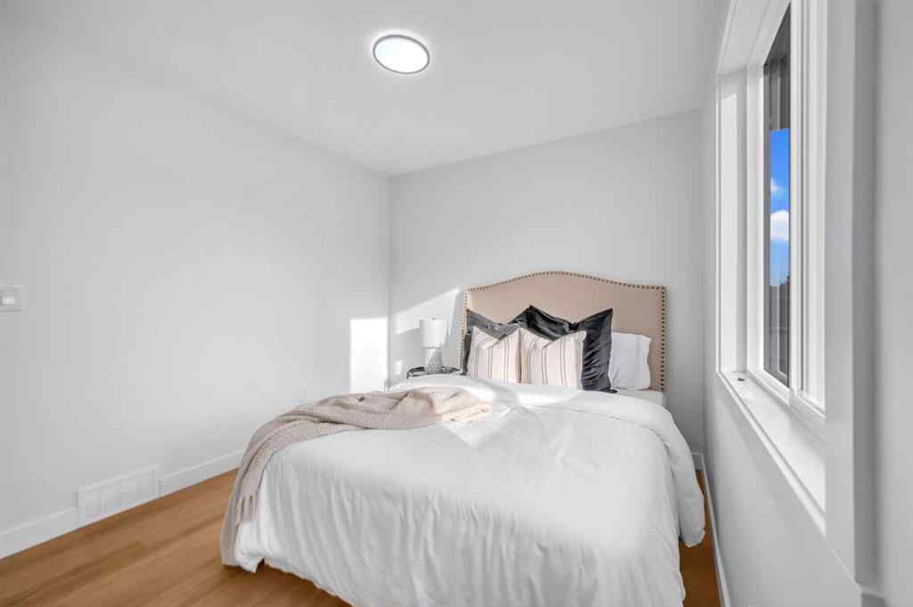 MLS® A2263134 - 5747 24 Avenue NE in Pineridge Calgary, Residential