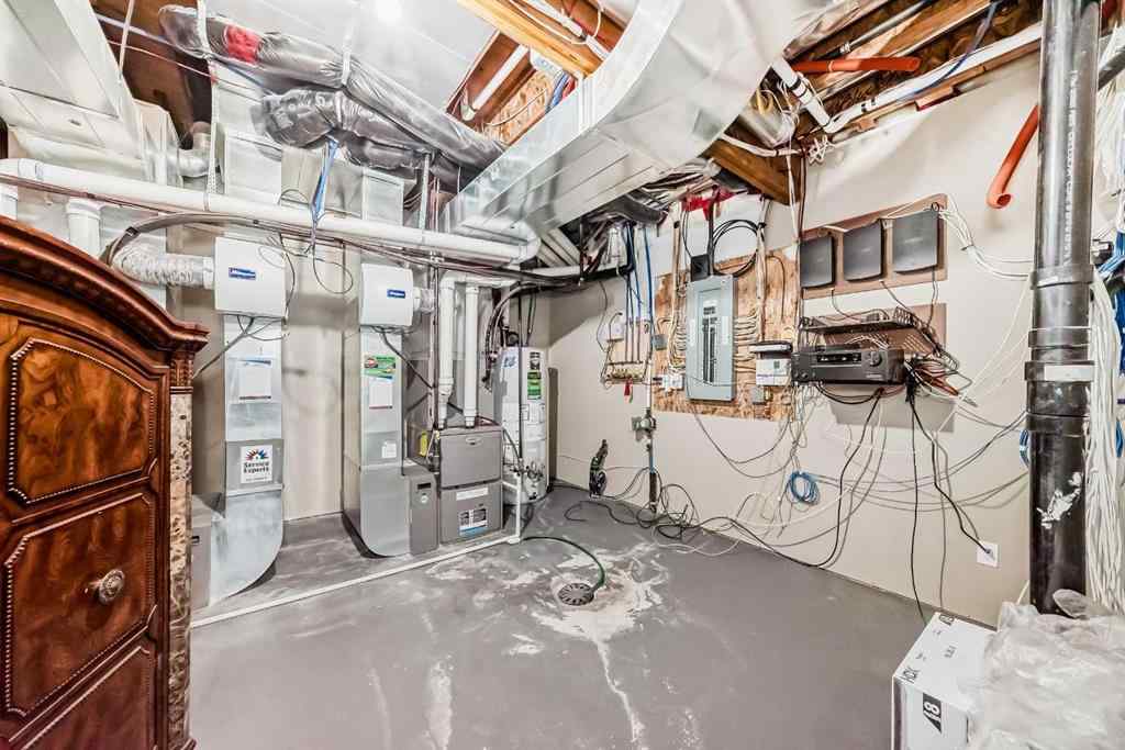 MLS® A2263135 - 19 Aspen Ridge Heath SW in Aspen Woods Calgary, Residential