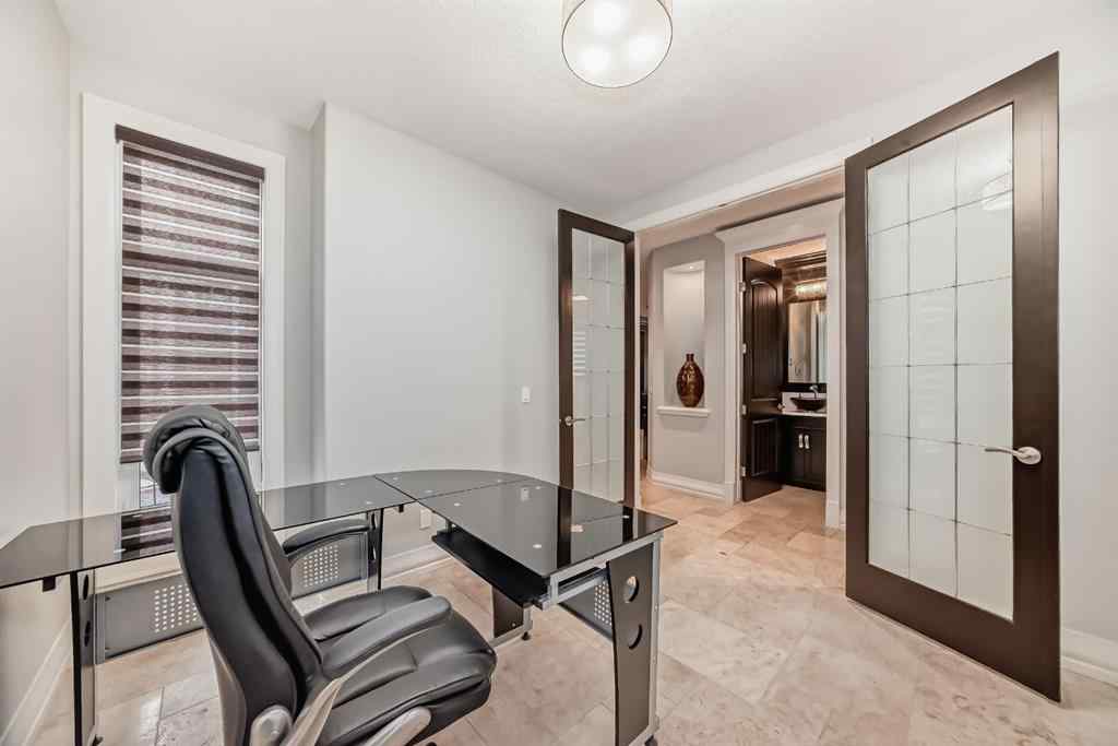 MLS® A2263135 - 19 Aspen Ridge Heath SW in Aspen Woods Calgary, Residential