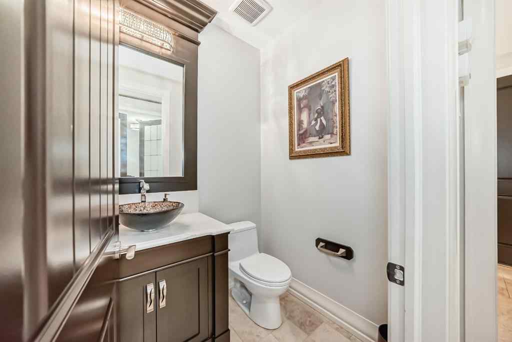 MLS® A2263135 - 19 Aspen Ridge Heath SW in Aspen Woods Calgary, Residential