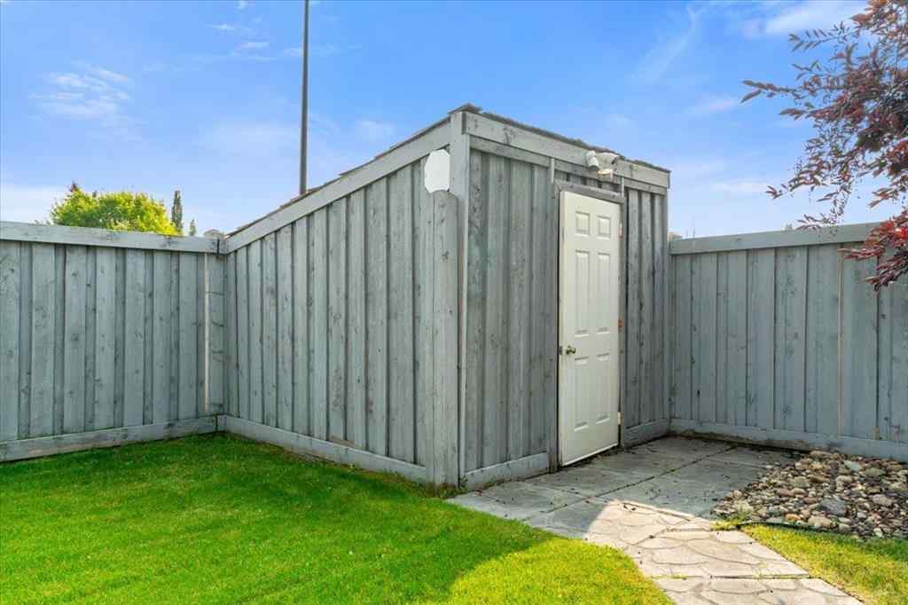 MLS® A2263141 - 11910 CYGNET Boulevard  in Crystal Lake Estates Grande Prairie, Residential