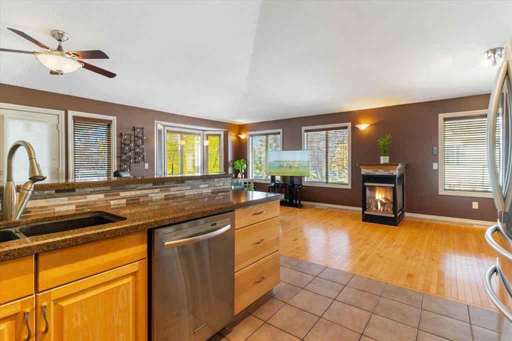 MLS® A2263141 - 11910 CYGNET Boulevard  in Crystal Lake Estates Grande Prairie, Residential