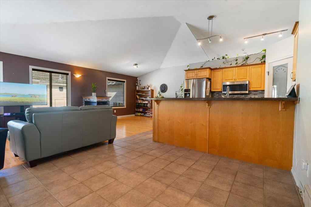 MLS® A2263141 - 11910 CYGNET Boulevard  in Crystal Lake Estates Grande Prairie, Residential