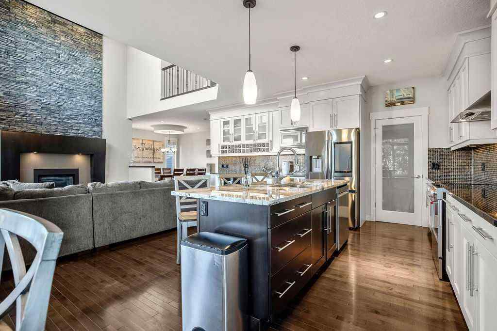 MLS® A2263145 - 137 Magenta Crescent  in Rainbow Falls Chestermere, Residential