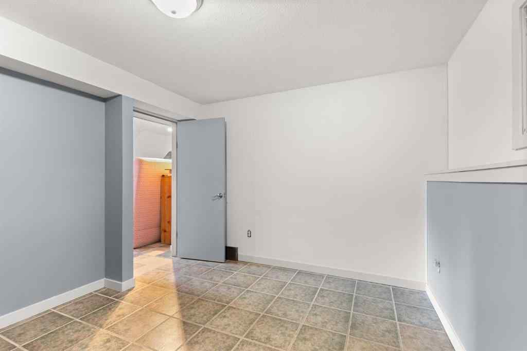 MLS® A2263148 - 8 Cypress Way SE in Southview-Park Meadows Medicine Hat, Residential