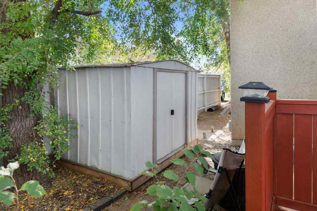 MLS® A2263148 - 8 Cypress Way SE in Southview-Park Meadows Medicine Hat, Residential