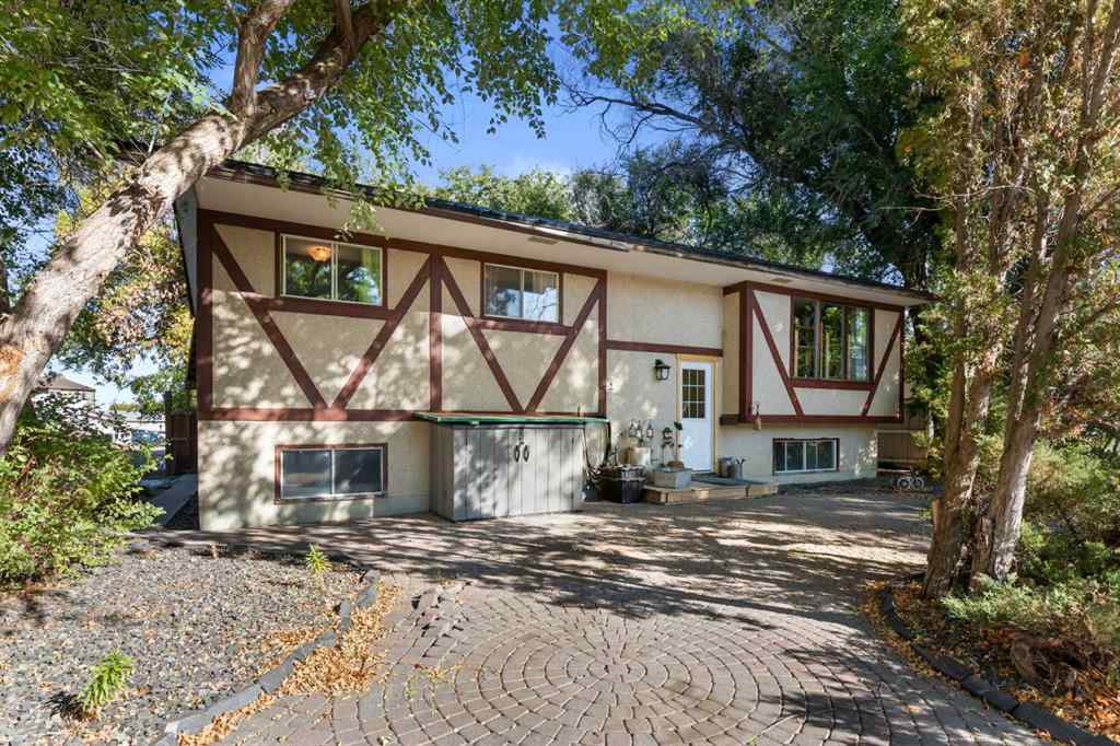 MLS® A2263148 - 8 Cypress Way SE in Southview-Park Meadows Medicine Hat, Residential