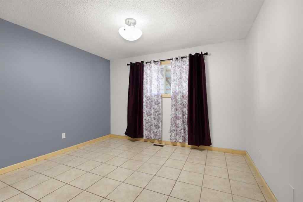 MLS® A2263148 - 8 Cypress Way SE in Southview-Park Meadows Medicine Hat, Residential