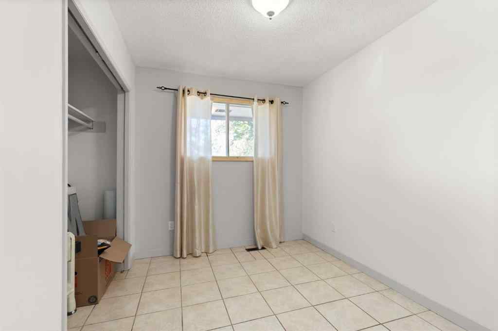 MLS® A2263148 - 8 Cypress Way SE in Southview-Park Meadows Medicine Hat, Residential