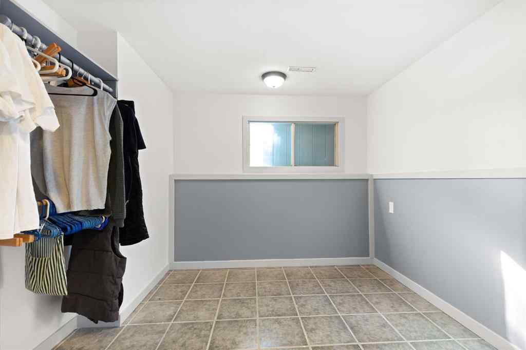 MLS® A2263148 - 8 Cypress Way SE in Southview-Park Meadows Medicine Hat, Residential