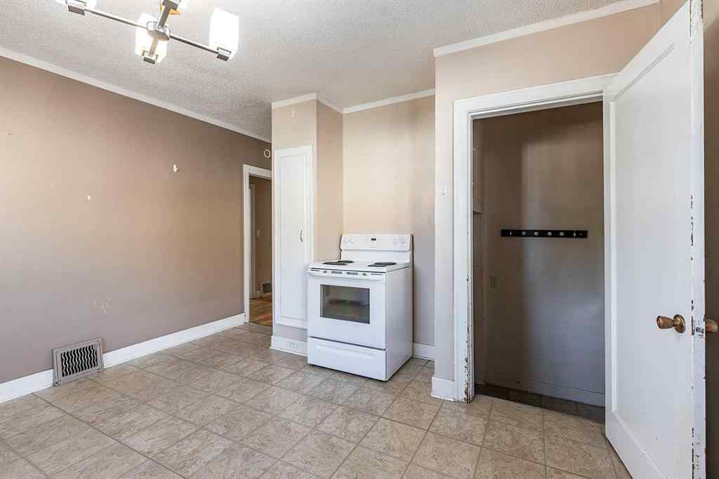 MLS&reg; # A2263150 - 738 8 Street SE in River Flats Medicine Hat, Residential Open Houses