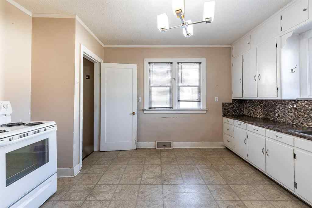 MLS&reg; # A2263150 - 738 8 Street SE in River Flats Medicine Hat, Residential Open Houses