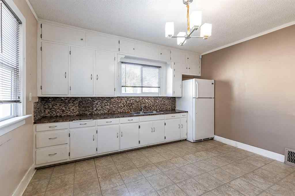 MLS&reg; # A2263150 - 738 8 Street SE in River Flats Medicine Hat, Residential Open Houses