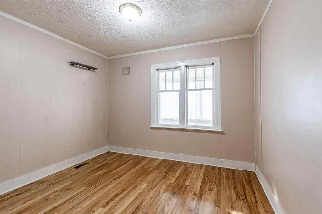 MLS&reg; # A2263150 - 738 8 Street SE in River Flats Medicine Hat, Residential Open Houses