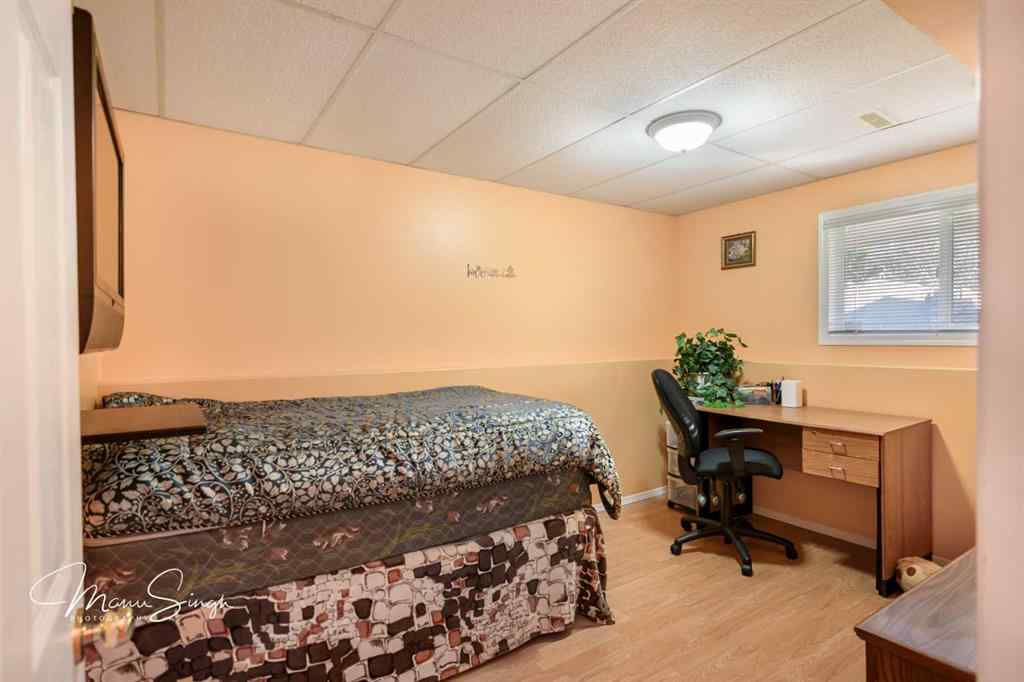 MLS® A2263163 - 5851 58 Avenue  in Riverside Meadows Red Deer, Residential