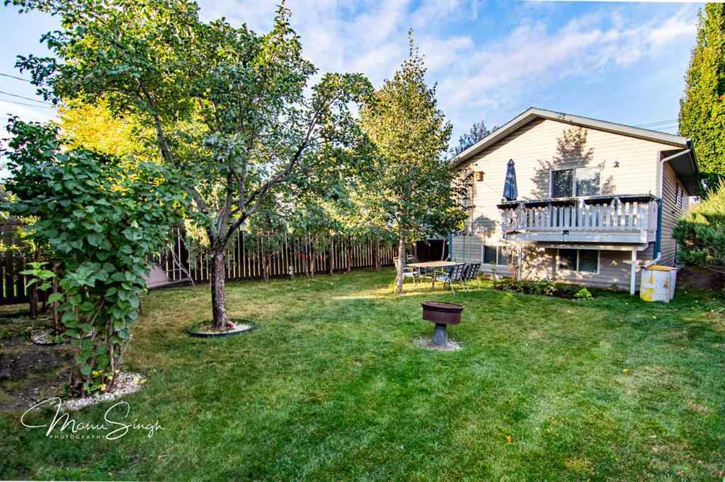 MLS® A2263163 - 5851 58 Avenue  in Riverside Meadows Red Deer, Residential