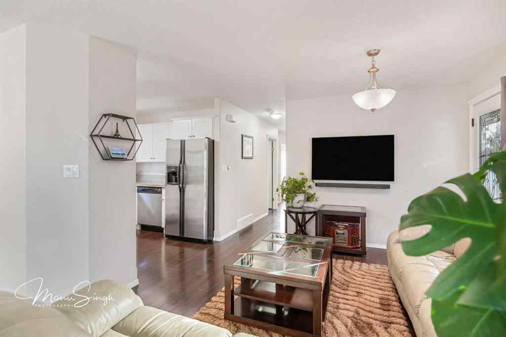 MLS® A2263163 - 5851 58 Avenue  in Riverside Meadows Red Deer, Residential